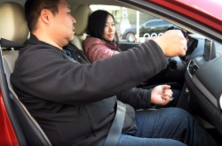 汽车驾驶技巧 细数七种易增加油耗驾驶习惯