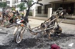 网友不服，专家遭网暴！为何大家一直纠结油车和电车哪个自燃率更高？