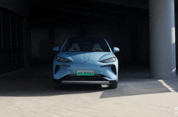 全新腾势N7登场，“枪口”对准特斯拉 Model Y