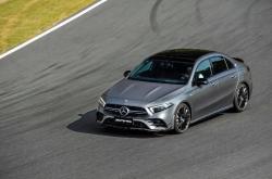 起动即非凡 锋芒更耀眼  新一代梅赛德斯-AMG A 35系列双车上市