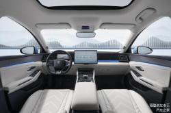 混动2000公里续航，执念和暗战