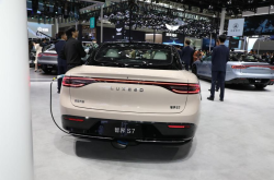 【盖世早报】华为喜讯频传！智界S7重新发布；智己汽车公开举报集体网暴行为