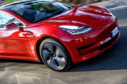 给“金九银十”一点震撼  Model 3焕新、Model S/X大降价