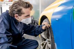 宝马申请未涂漆塑料车身面板专利 通过激光辐射可产生各种纹理效果